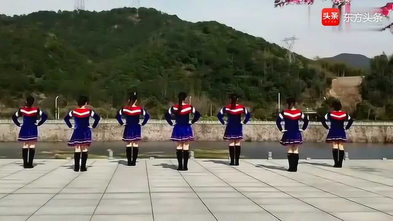 最新廣場(chǎng)舞，花兒朵朵開(kāi)
